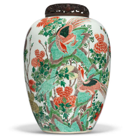 A LARGE CHINESE FAMILLE VERTE JAR - photo 1