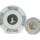 A CHINESE EXPORT PORCELAIN PORTRAIT CHARGER - photo 1