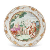 A CHINESE EXPORT PORCELAIN 'JUDGMENT OF PARIS' PLATE - photo 3