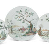 THREE CHINESE EXPORT PORCELAIN DUTCH-DECORATED DISHES - photo 1