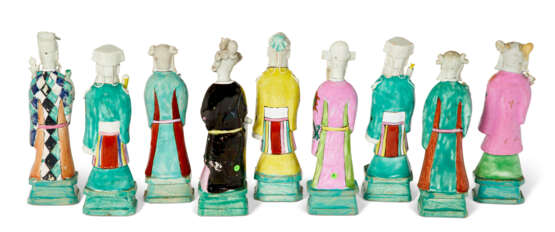 A GROUP OF NINE CHINESE EXPORT PORCELAIN FAMILLE ROSE FIGURES OF IMMORTALS - photo 3