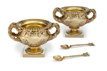 A PAIR OF VICTORIAN SILVER-GILT SALT CELLARS AND LINERS