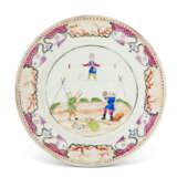 FOUR CHINESE EXPORT PORCELAIN FAMILLE ROSE 'ACROBATS' PLATES - photo 8