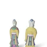 A PAIR OF CHINESE EXPORT PORCELAIN FAMILLE ROSE FIGURES OF IMMORTALS - photo 2