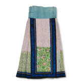 TWO CHINESE EMBROIDERED SILK SKIRTS - Foto 4