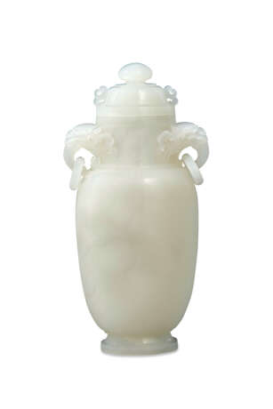 A CHINESE WHITE JADE VASE AND COVER - Foto 1