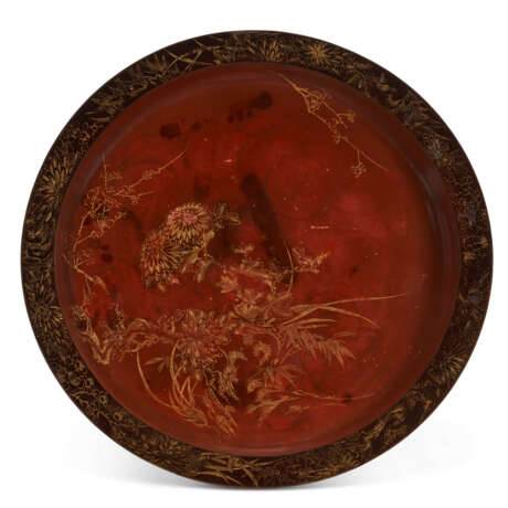 A LARGE CHINESE LACQUERED WOOD DISH - Foto 1
