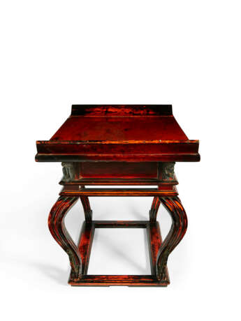 A CHINESE RED AND BLACK-LACQUERED WOOD LOW TABLE - photo 3