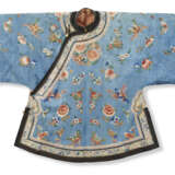 TWO CHINESE EMBROIDERED SILK INFORMAL ROBES - фото 2