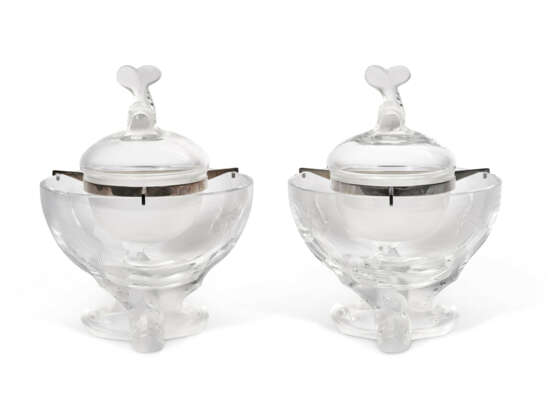 A PAIR OF LALIQUE COLORLESS AND FROSTED GLASS 'IGOR' CAVIAR SERVERS - фото 2
