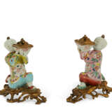 A PAIR OF ORMOLU-MOUNTED CHINESE EXPORT PORCELAIN FAMILLE ROSE FIGURES OF KNEELING BOYS - photo 1