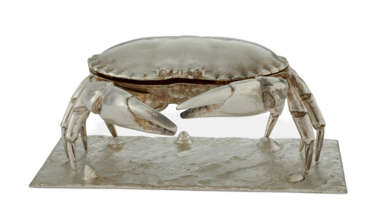 AN ELIZABETH II SILVER CRAB-FORM TABLE BOX AND STAND