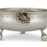 AN AMERICAN SILVER AND MIXED-METAL SERVING BOWL - photo 1