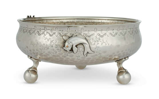 AN AMERICAN SILVER AND MIXED-METAL SERVING BOWL - фото 3