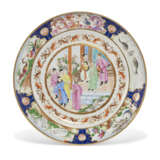 AN UNUSUAL CHINESE EXPORT PORCELAIN 'CANTON FAMILLE-ROSE' PART DINNER SERVICE - photo 2