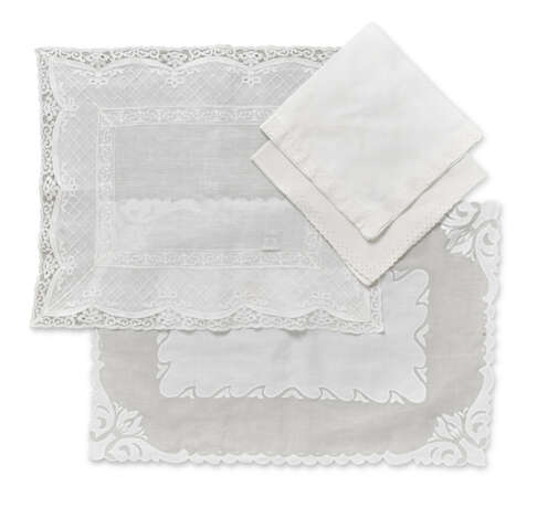 A SUITE OF LINEN AND ORGANDY PLACEMATS AND NAPKINS - photo 1