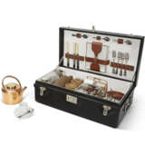 A SET OF THREE FITTED PICNIC HAMPERS AND ACCOUTREMENTS - фото 3