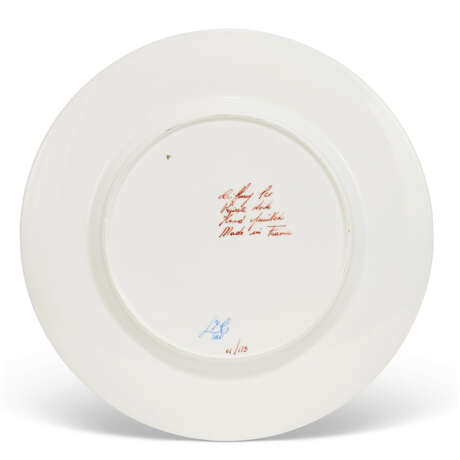 THIRTY-SIX FRENCH (LE TALLEC) PORCELAIN PEACH-GROUND DINNER PLATES - Foto 3
