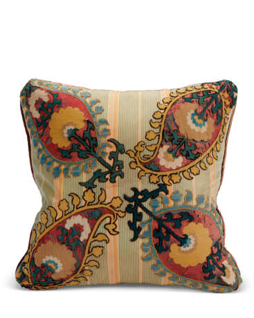 AN OTTOMAN SILK AND LINEN EMBROIDERED PANEL, NOW AS A BOLSTER - фото 9