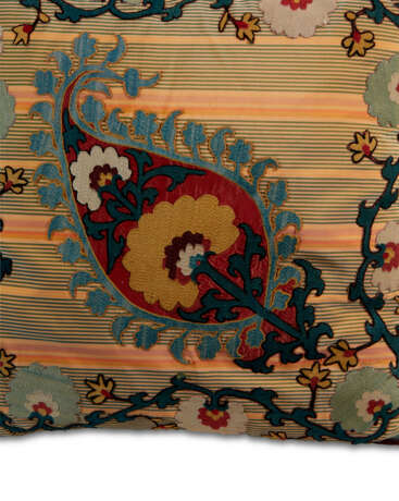 AN OTTOMAN SILK AND LINEN EMBROIDERED PANEL, NOW AS A BOLSTER - фото 12