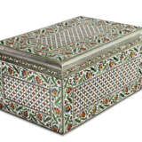 A LARGE ENAMEL AND METAL-DECORATED WOODEN WRITING BOX - фото 3
