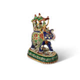 A COMPLETE SET OF GEM-SET GILT AND ENAMELED CHESS PIECES - фото 4