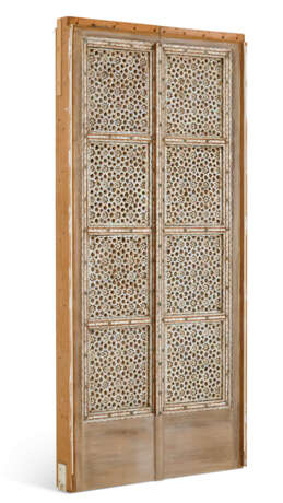 A PAIR OF MOTHER-OF-PEARL INLAID DOORS - photo 5