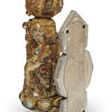 A STONE-INLAID GILT-METAL RAKSHASA-FORM KRIS HANDLE - photo 4