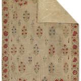 A CENTRAL ASIAN EMBROIDERED COTTON PANEL - Foto 3