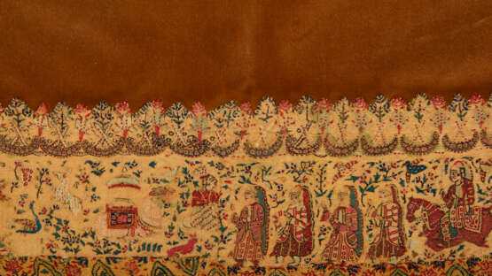 TWO INDIAN WOOL WOVEN AND EMBROIDERED BORDERS - Foto 1
