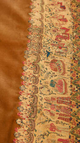 TWO INDIAN WOOL WOVEN AND EMBROIDERED BORDERS - photo 6