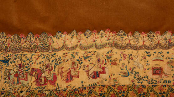 TWO INDIAN WOOL WOVEN AND EMBROIDERED BORDERS - photo 7