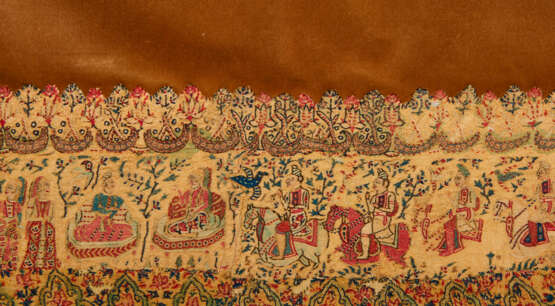 TWO INDIAN WOOL WOVEN AND EMBROIDERED BORDERS - Foto 9