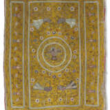 AN INDO-PORTUGUESE EMBROIDERED FLOOR SPREAD - Foto 2