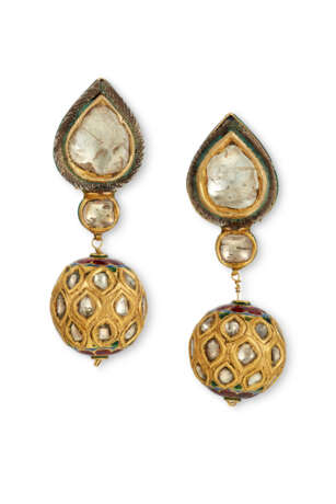TWO PAIRS OF INDIAN MULTI-GEM EARRINGS - photo 4