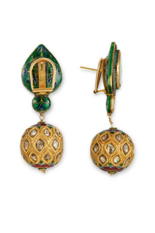 TWO PAIRS OF INDIAN MULTI-GEM EARRINGS - photo 5