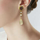 A PAIR OF INDIAN MULTI-GEM AND DIAMOND EARRINGS - фото 2