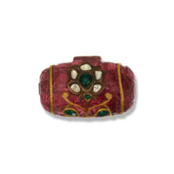 AN INDIAN CARVED PINK TOURMALINE, DIAMOND AND MULTI-GEM BEAD