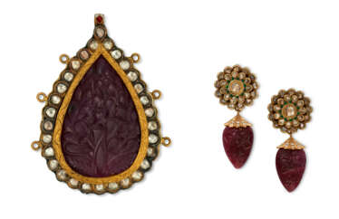 A SET OF INDIAN MULTI-GEM AND ENAMEL JEWELRY