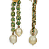 A PAIR OF INDIAN DIAMOND, CULTURED PEARL AND ENAMEL EARRINGS - фото 3