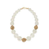 A CRYSTAL BEAD AND DIAMOND NECKLACE - Foto 1