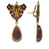 TWO PAIRS OF INDIAN MULTI-GEM AND DIAMOND EARRINGS - фото 5