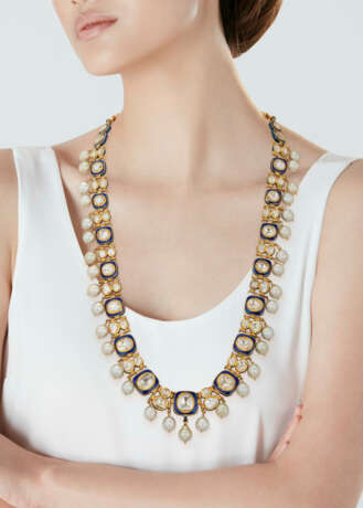 AN INDIAN DIAMOND, CULTURED PEARL AND ENAMEL NECKLACE - фото 2