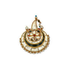 AN INDIAN MULTI-GEM AND SEED PEARL BROOCH