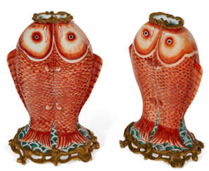 A PAIR OF FRENCH ORMOLU-MOUNTED CHINESE PORCELAIN TWIN FISH VASES
