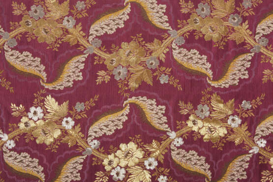 A GROUP OF SEVEN BERRY TONED SILKS - photo 5