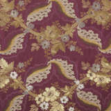 A GROUP OF SEVEN BERRY TONED SILKS - фото 5