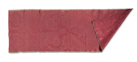 A GROUP OF SEVEN BERRY TONED SILKS - photo 30