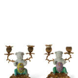 A PAIR OF FRENCH ORMOLU-MOUNTED CHINESE FAMILLE ROSE PORCELAIN TWO-LIGHT CANDELABRA - фото 2