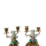 A PAIR OF FRENCH ORMOLU-MOUNTED CHINESE FAMILLE ROSE PORCELAIN TWO-LIGHT CANDELABRA - фото 5
